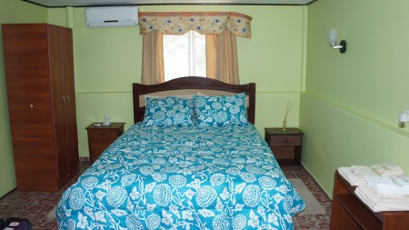 Amplias habitaciones con aire condicionado